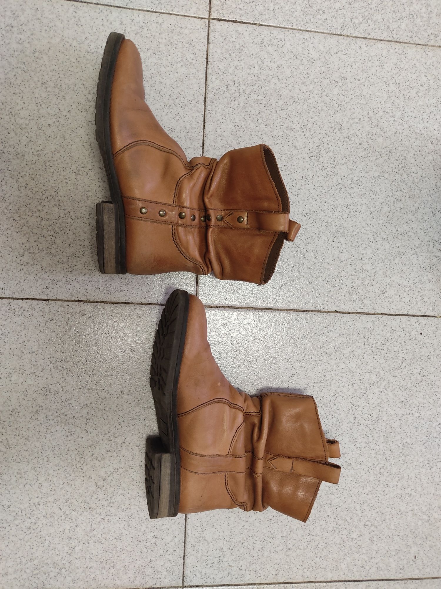 Botas vários modelos / vários preços