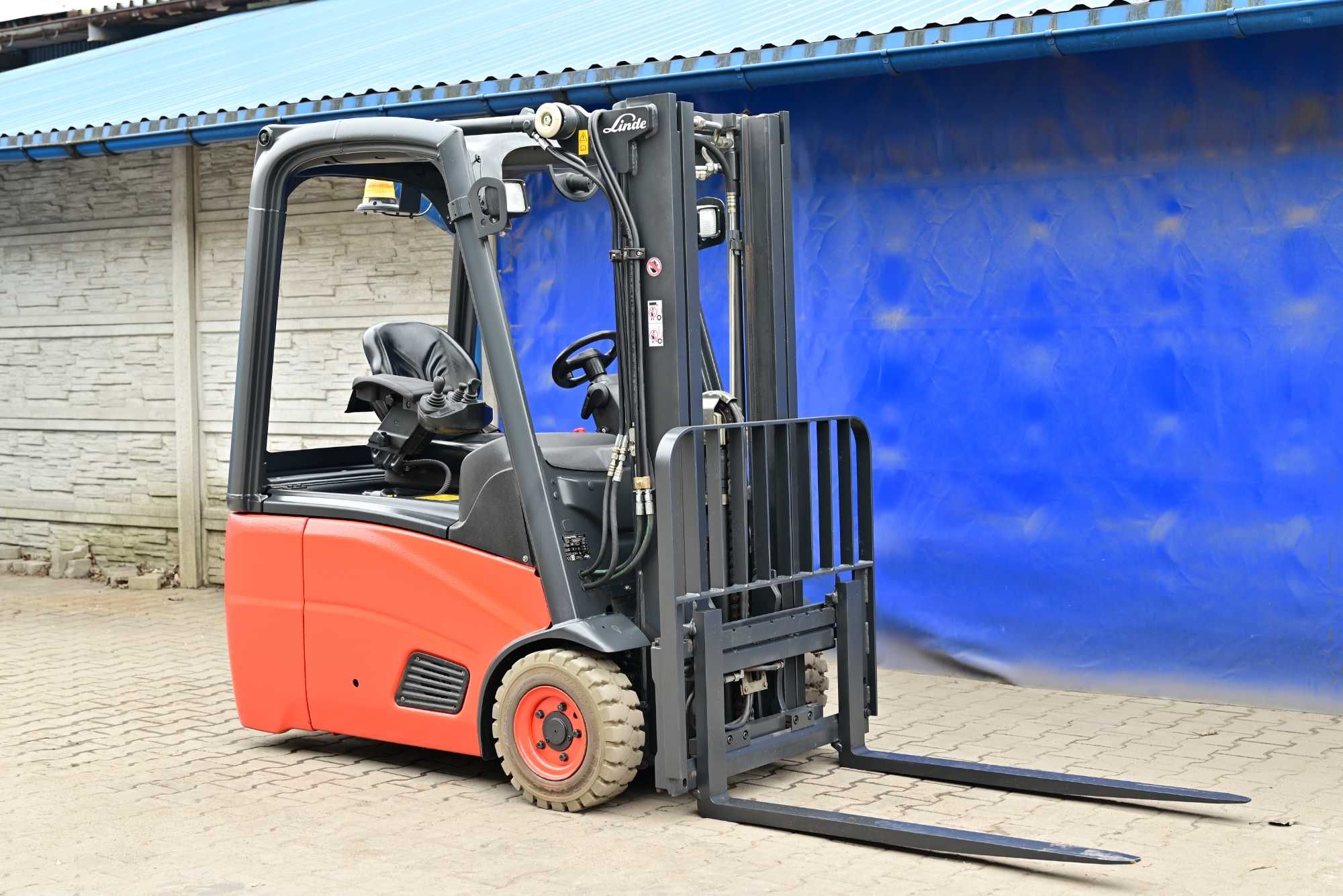 Wózek widłowy Linde E15 Triplex 410 cm 1394 mth Bat.2021 rok FHP 370
