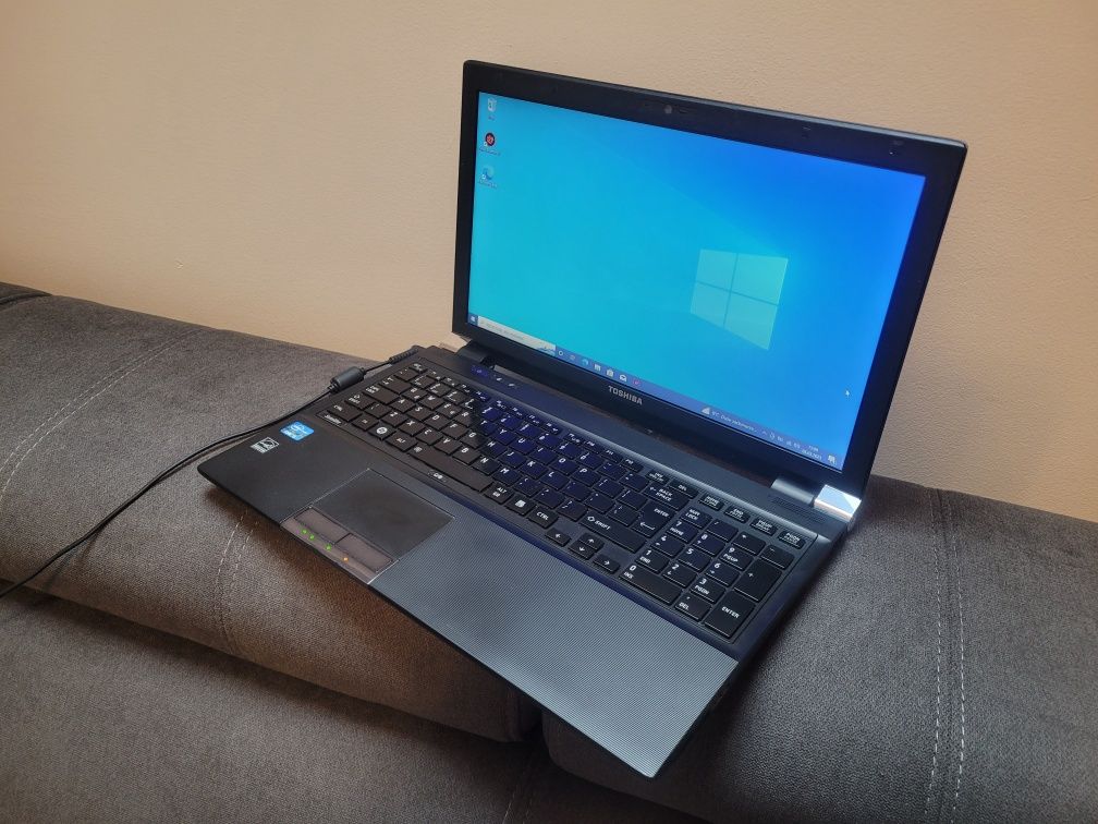 Laptop Komputer Toshiba- Intel i5, 4gb ram, dysk 500gb, Szybki! 15,6"