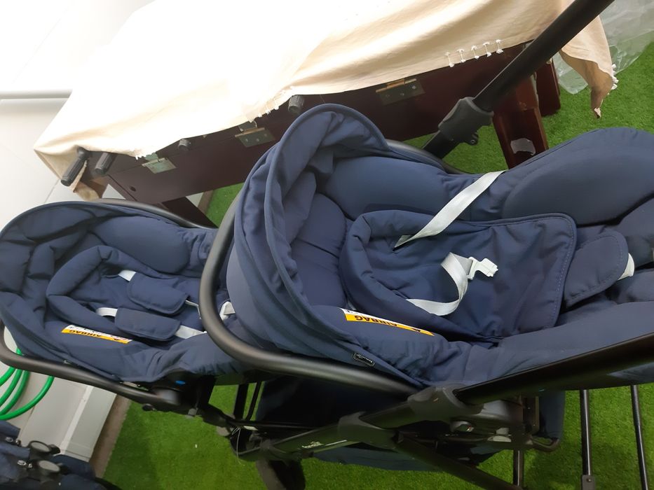 Carrinho de gêmeos brevi