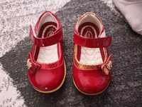 Czerwone buciki dla dziewczynki rozmiar 21