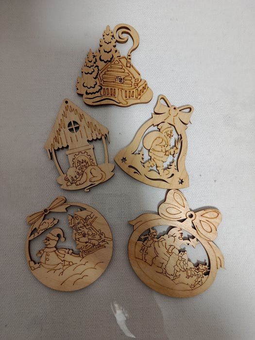 Іграшки на ялинку