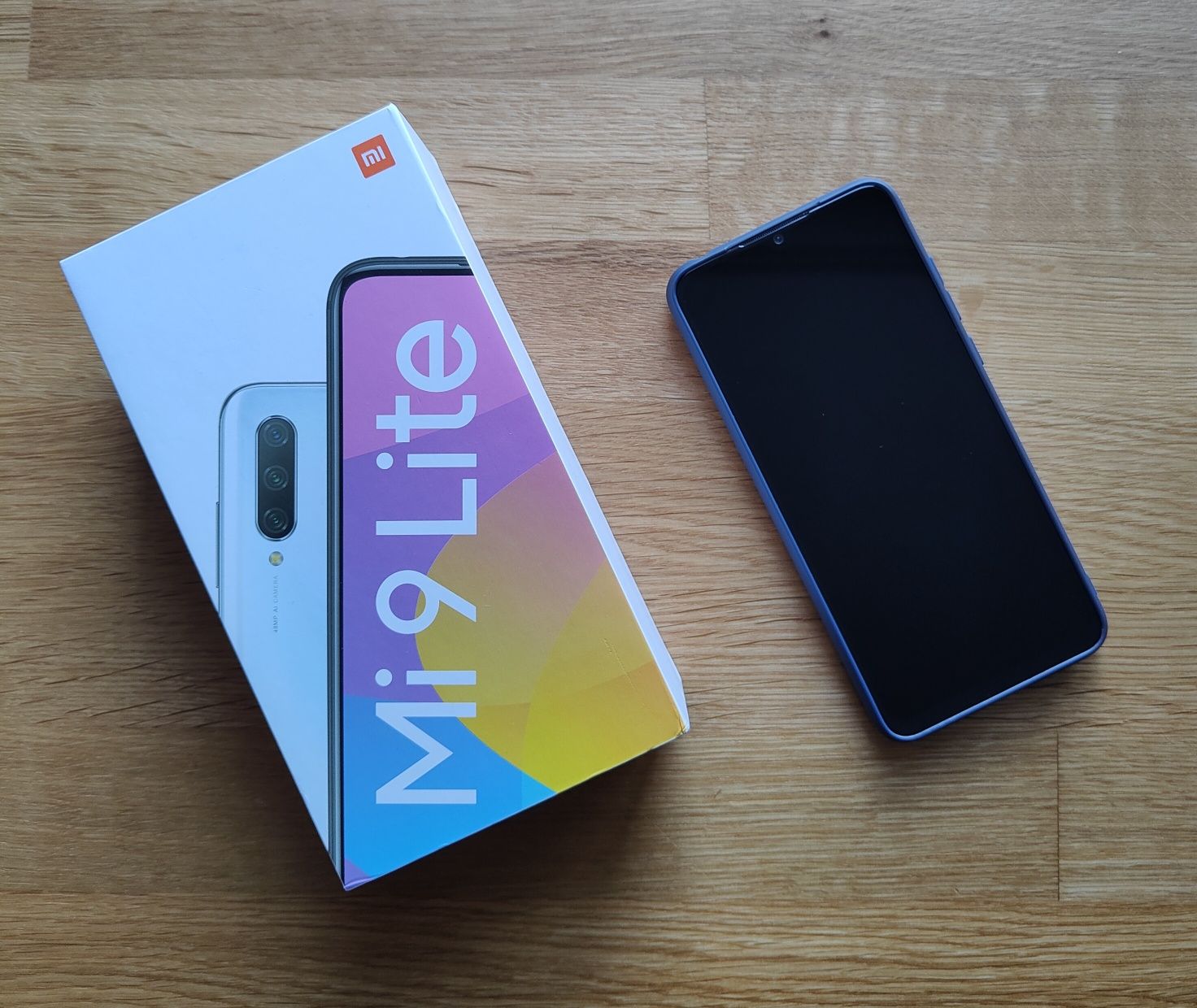 Смартфон Xiaomi Mi 9 Lite White (Android 15, 6Gb/64Gb)