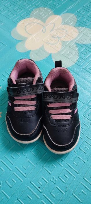 Дитяче взуття кросівки