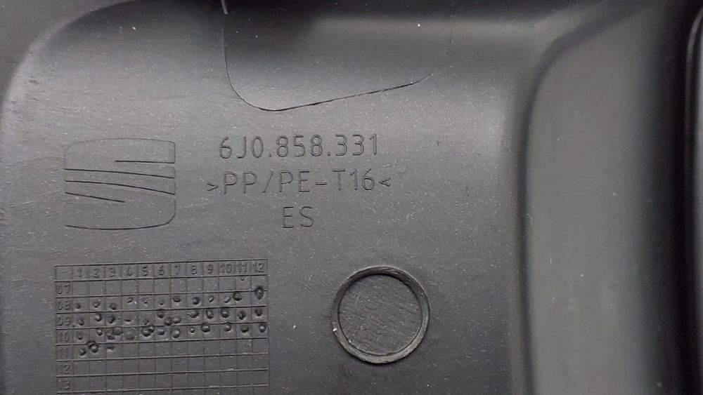 Moldura da consola central / rádio / aro SEAT Ibiza IV ST (6J8, 6P8)