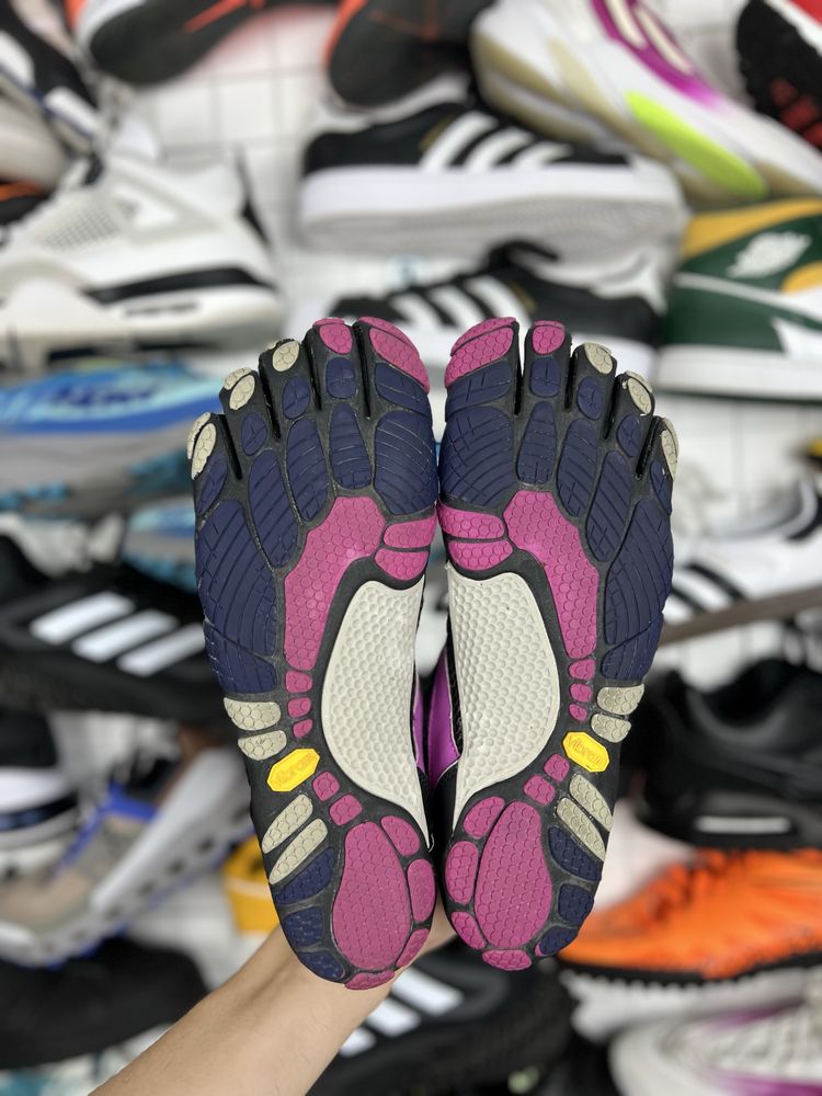 Кроссовки Vibram Fivefingers р(42)
