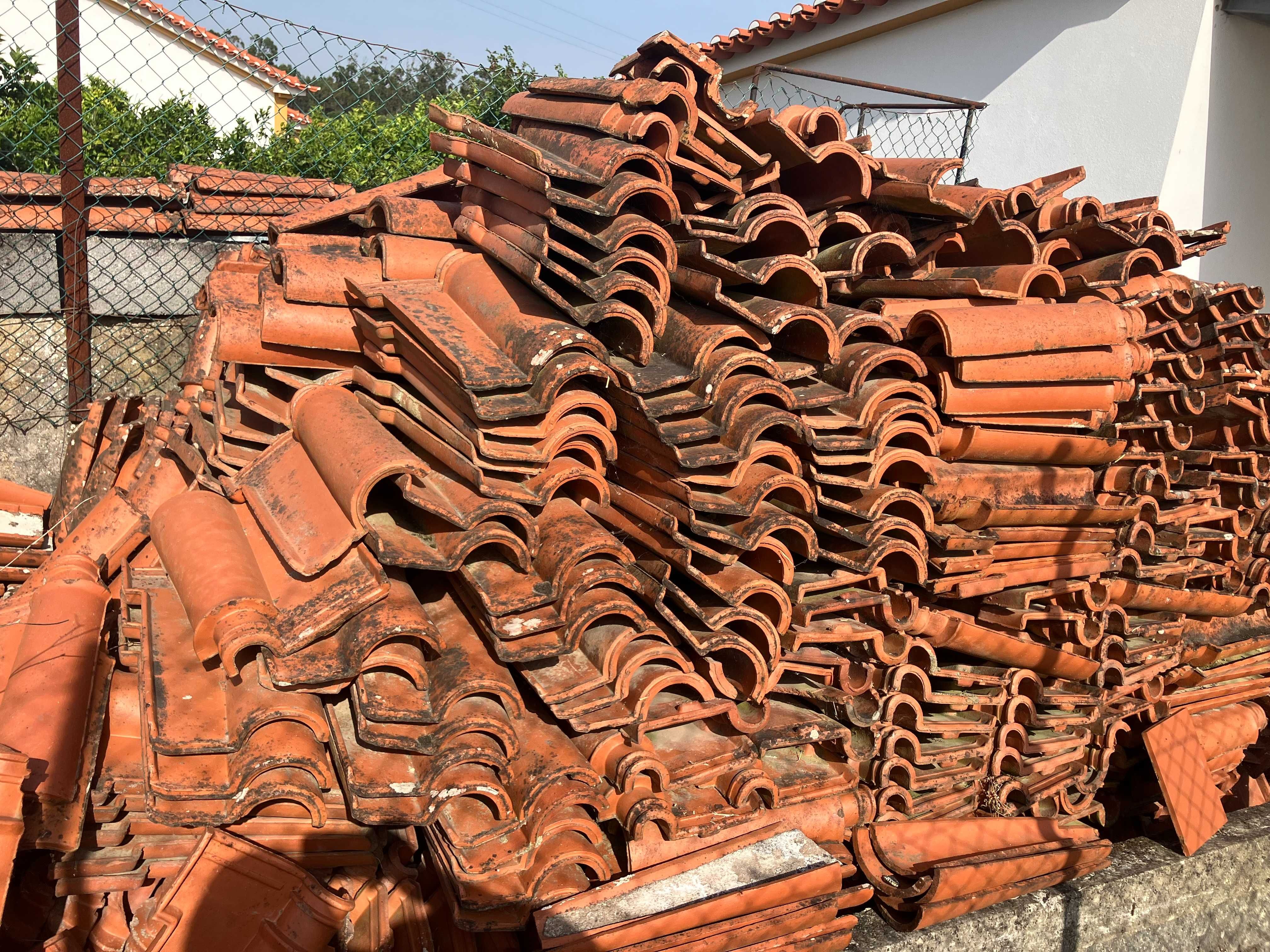 Vendo telha usada