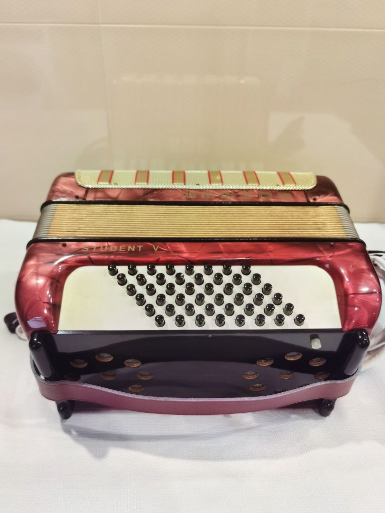 Akordeon HOHNER Student V 48 basów