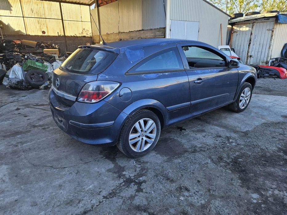 Opel Astra H para peças