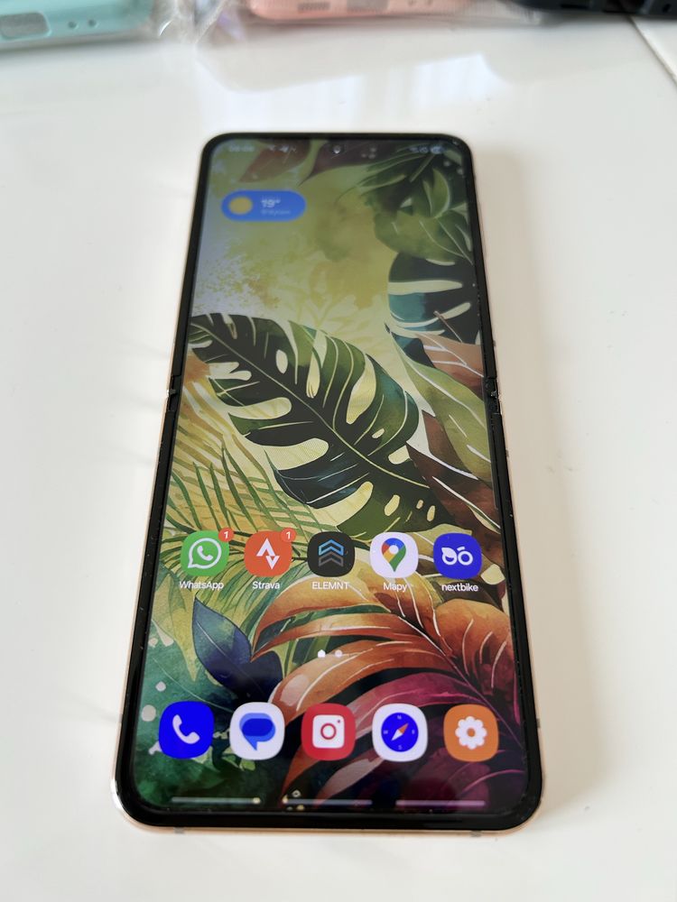 Samsung Galaxy Z Flip 4