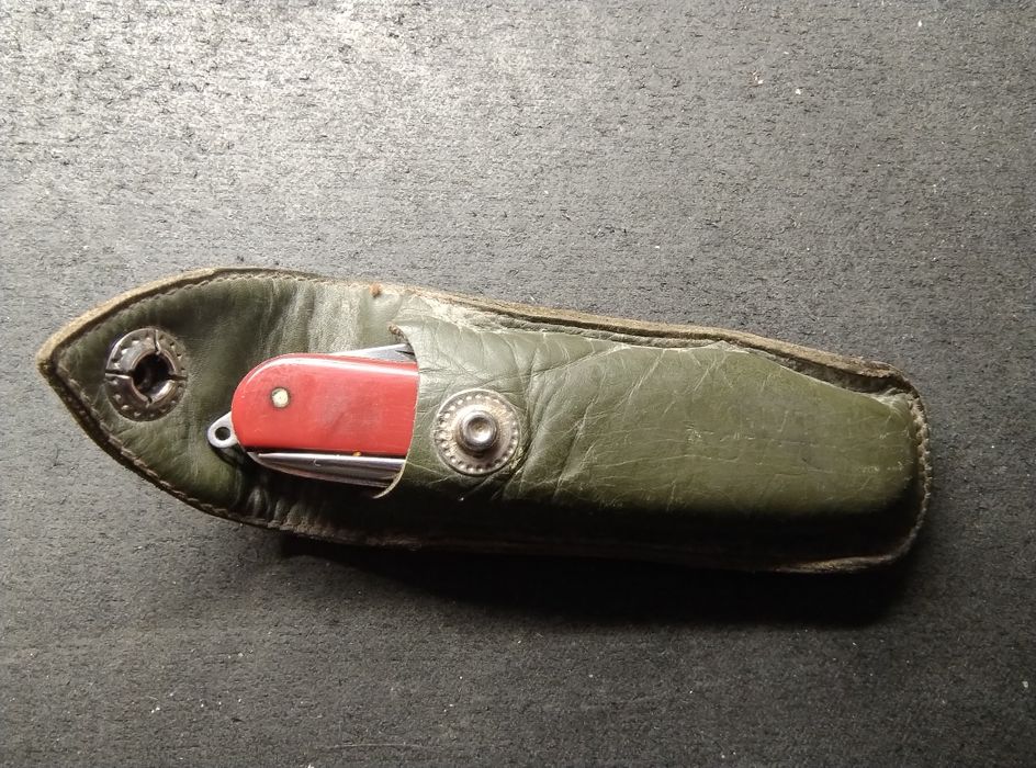 Stary scyzoryk Gerlach 357 w skórzanym etui