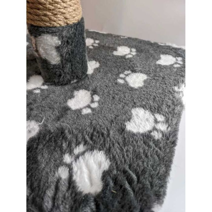 Кігтеточка з будиночком, 35х35х65см, сіра з лапкою та помпоном 7.13183