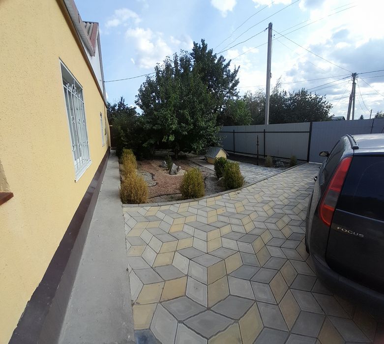 Дом с бассейном.