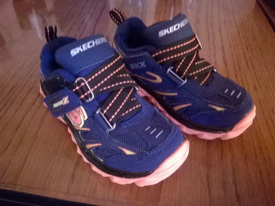 Buciki firmy SKECHERS rozmiar 27