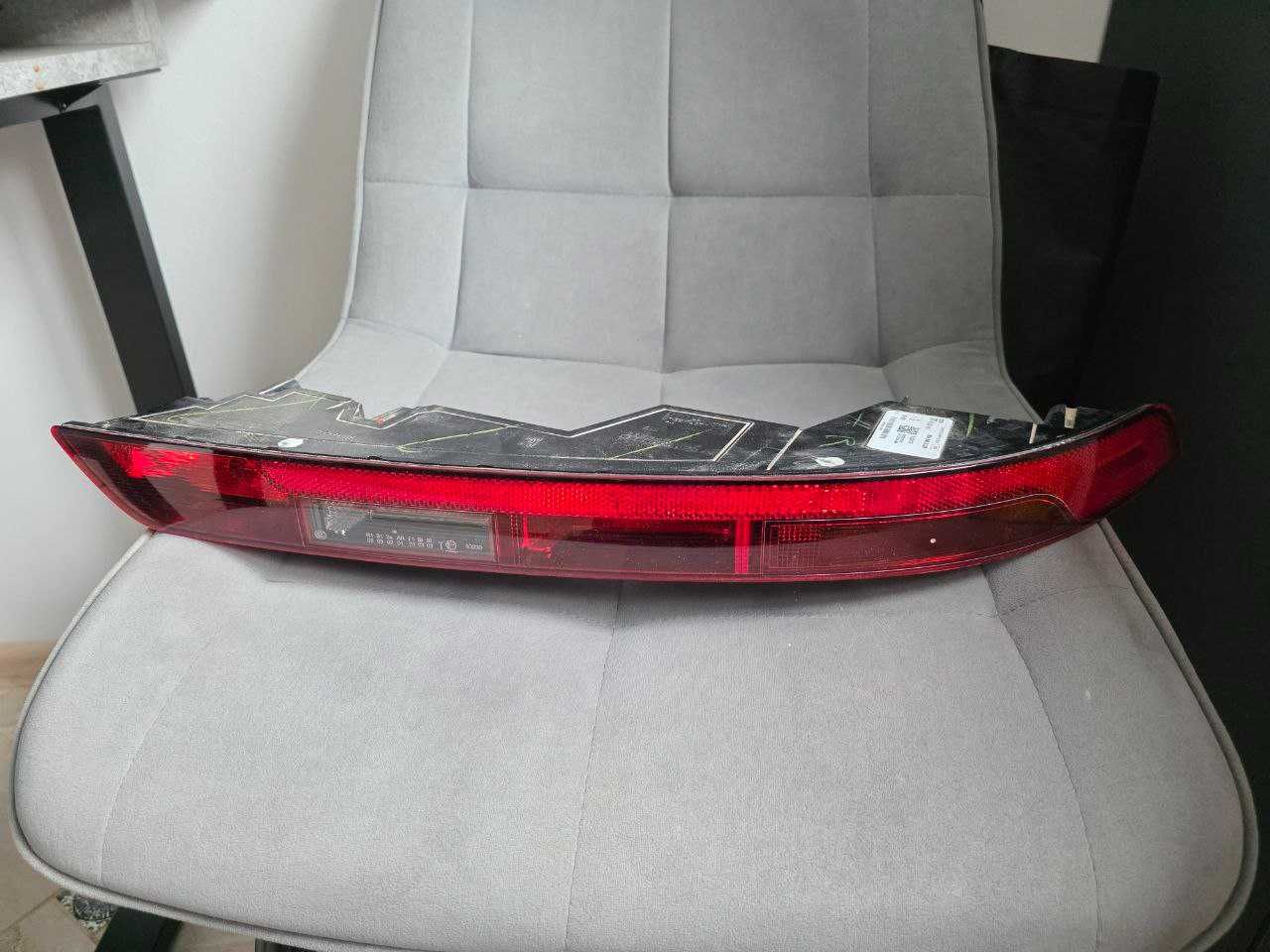 Audi Q5 80A підфарник правий в задній бампер 80A.945.070B Європа
