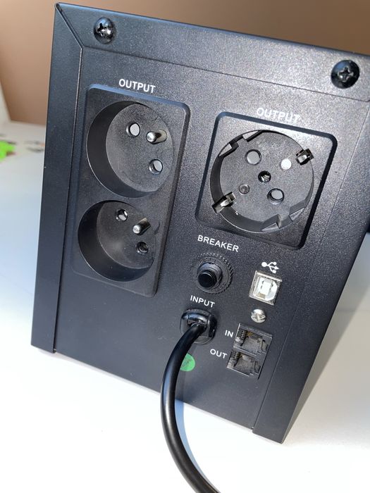 Zasilacz awaryjny UPS