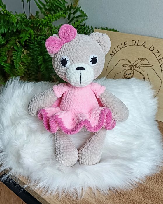 Miś handmade szydełko - różowa sukienka - idealny na prezent