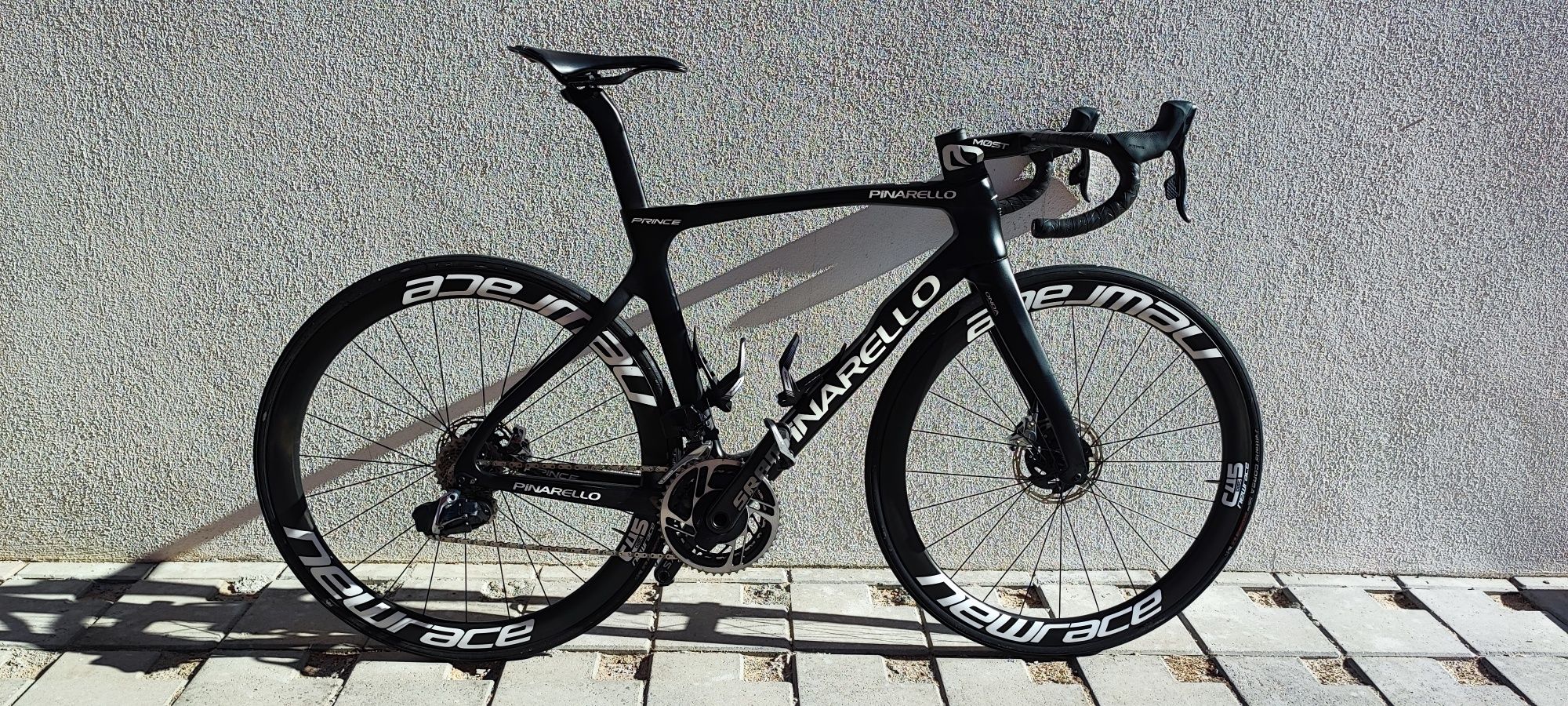 Pinarello Prince SRAM RED Etap com Potenciometro