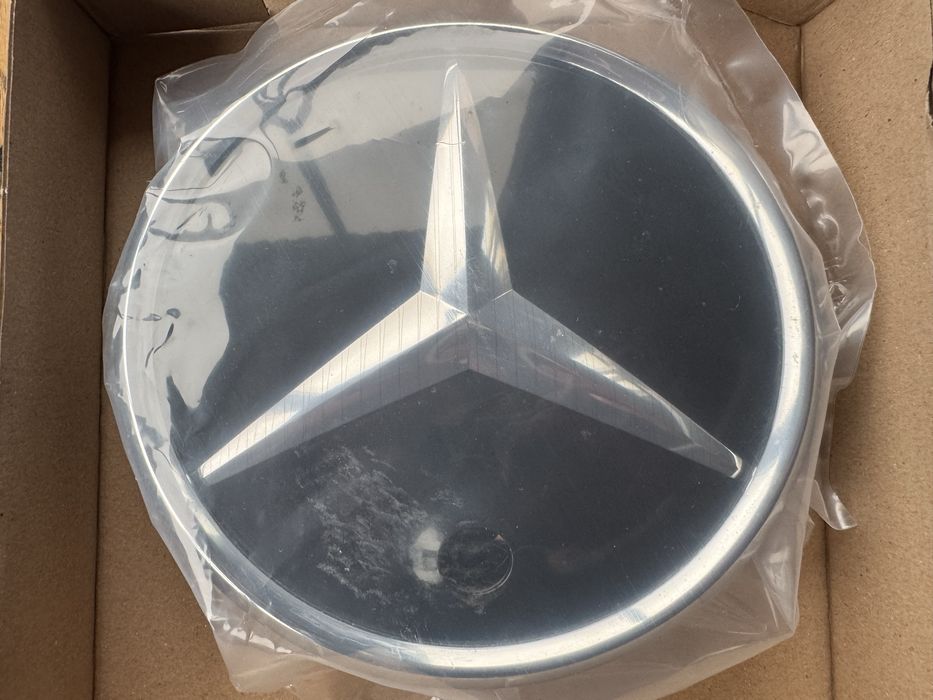 ‼️ Емблкма знак на EQS MERCEDES під камеру v297 мерседес а0008882200