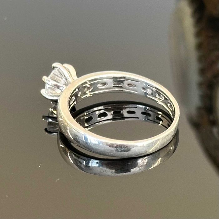 Srebrny klasyczny pierścionek z Cyrkonią - próba 925