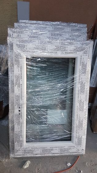 okno pcv 56,5x83,5 RU białe w otwór 60 x 90