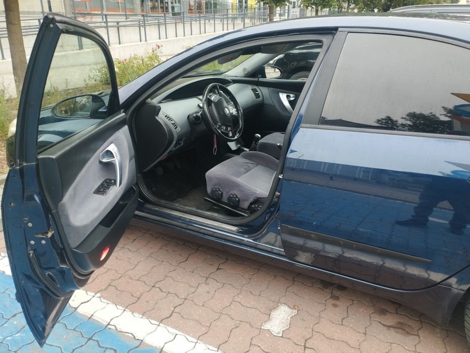 Nissan premiera p12