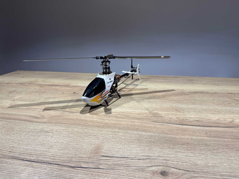 Śmigłowiec Kyosho Caliber 700, Caliber 450.