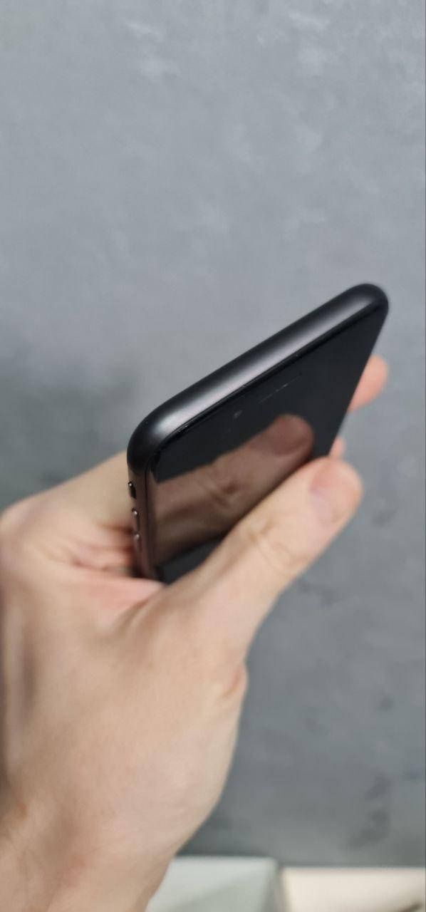 Айфон 8 на 64 Gb
