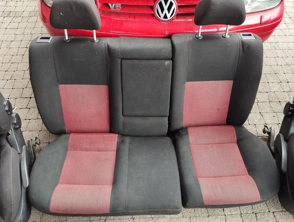 Komplet foteli VW Golf IV grzane