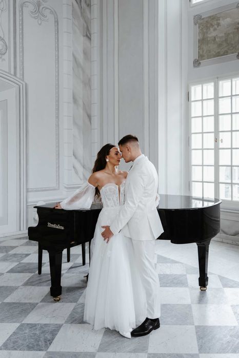 Suknia ślubna gorsetowa kwiaty 3D