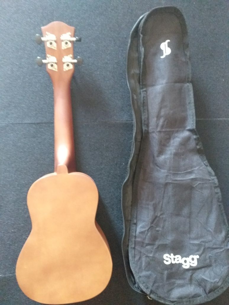 Ukulele Soprano Stagg US-NAT