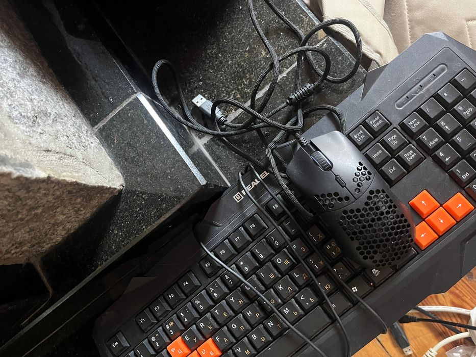 Компьютер-монитор офисный-игровой