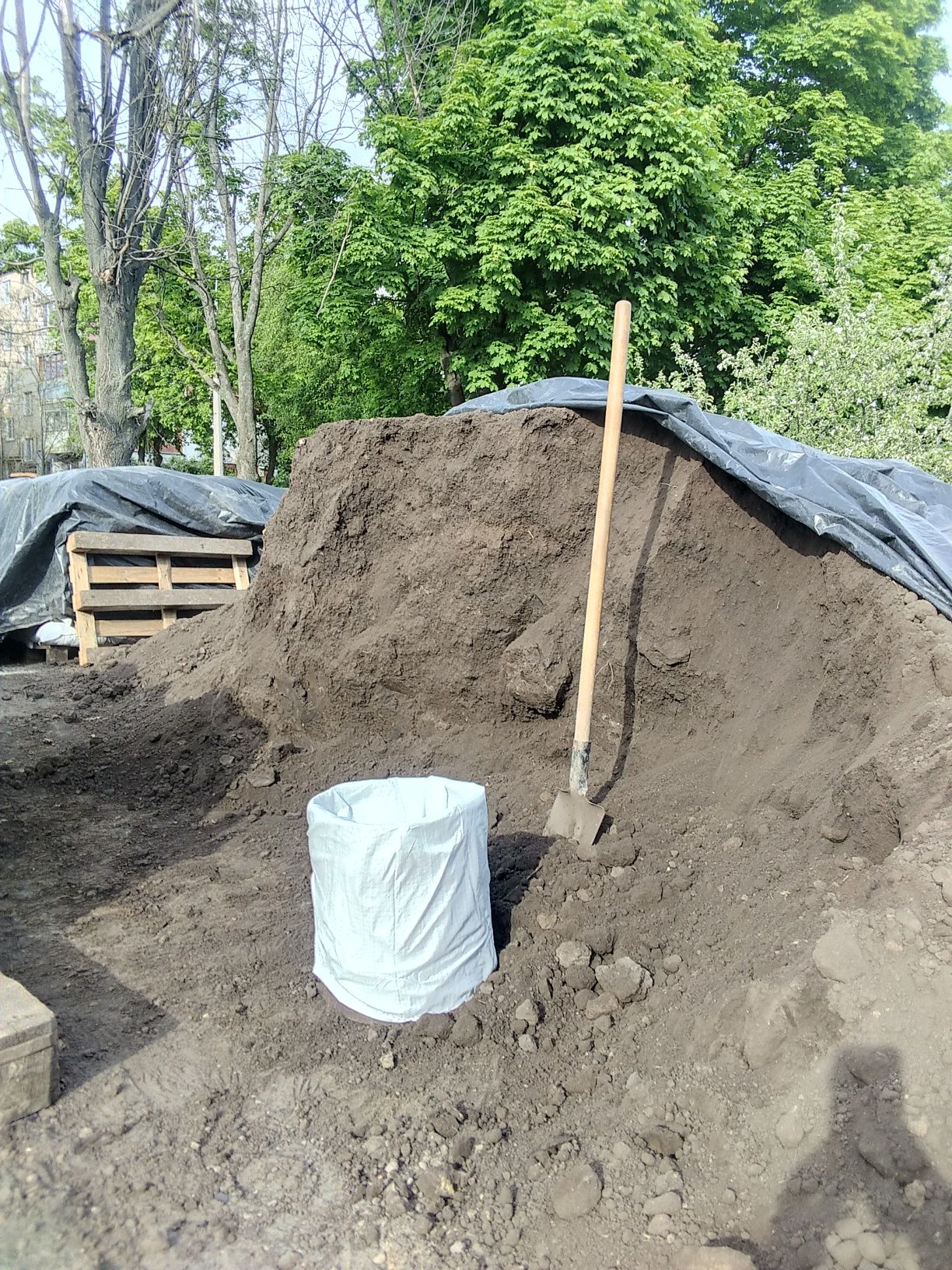 Щебень  Гранотсев Песок Керамзит Чернозем