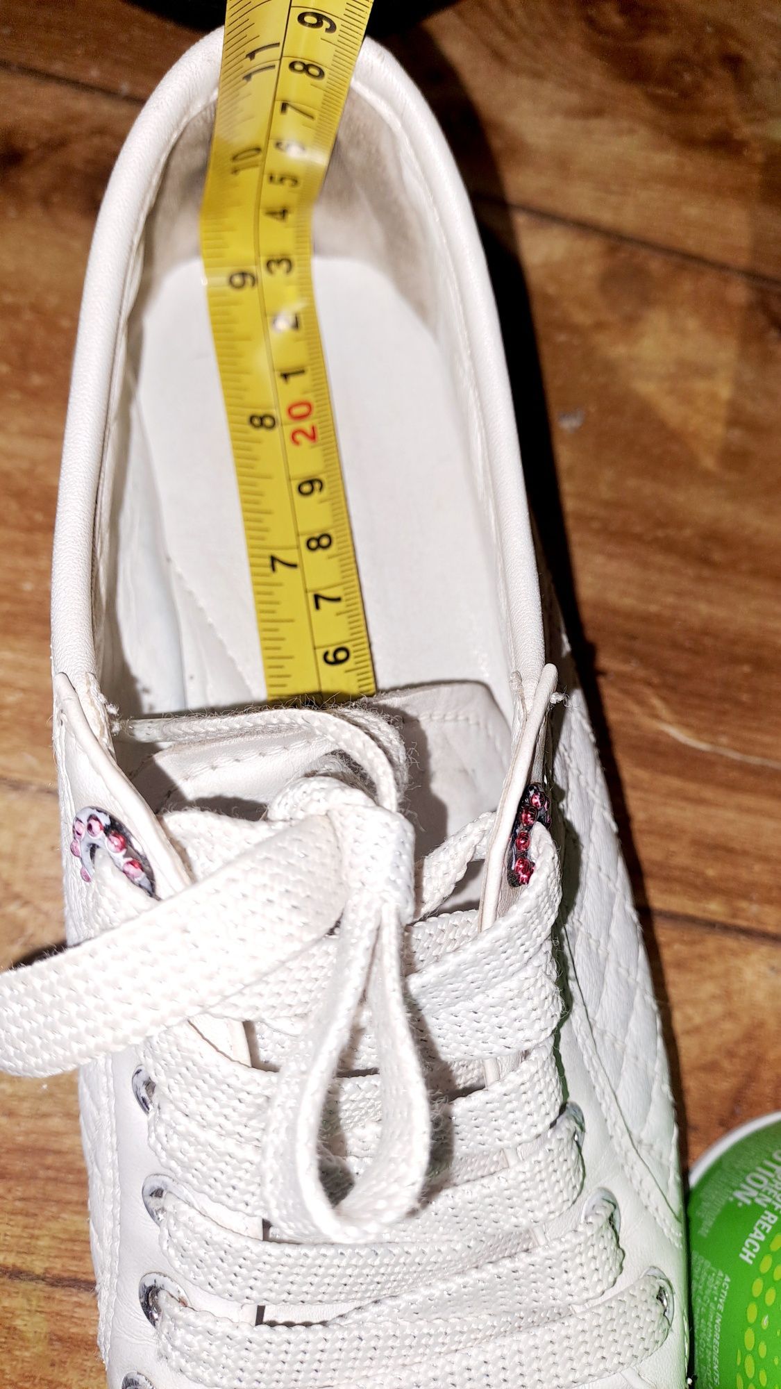 Кросівки білі 36 розміру