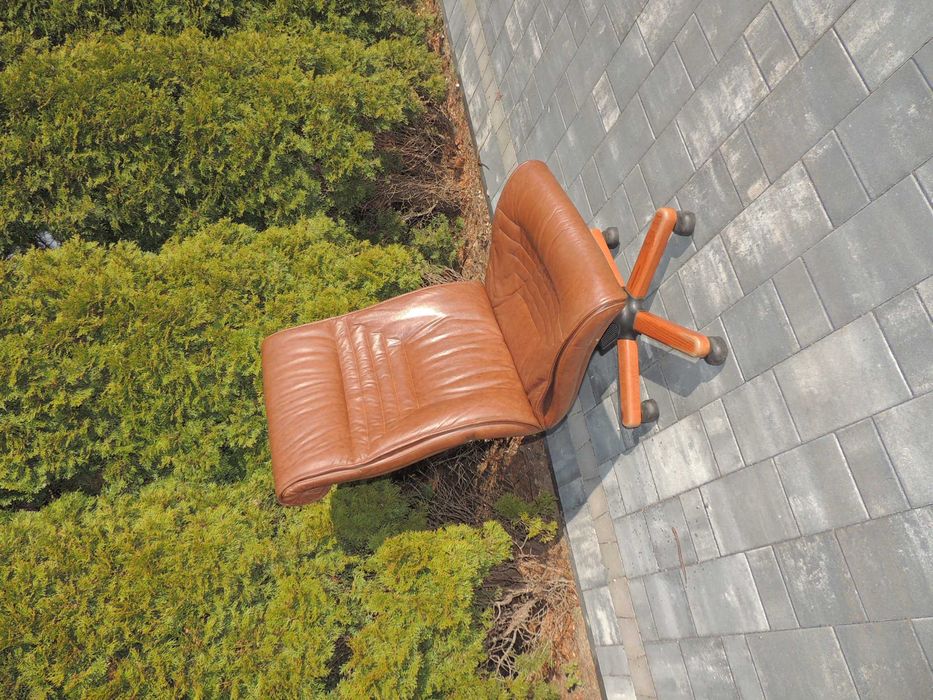 Fotel skórzany Profim biurowy obrotowy uchylny brązowy