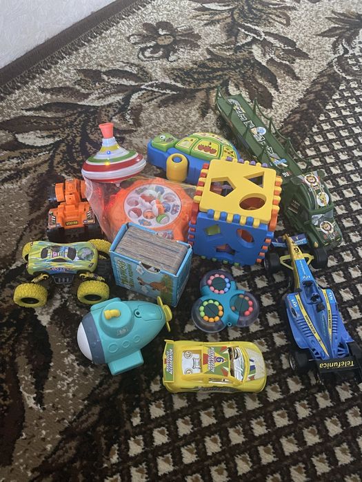 Набір дитячих іграшок