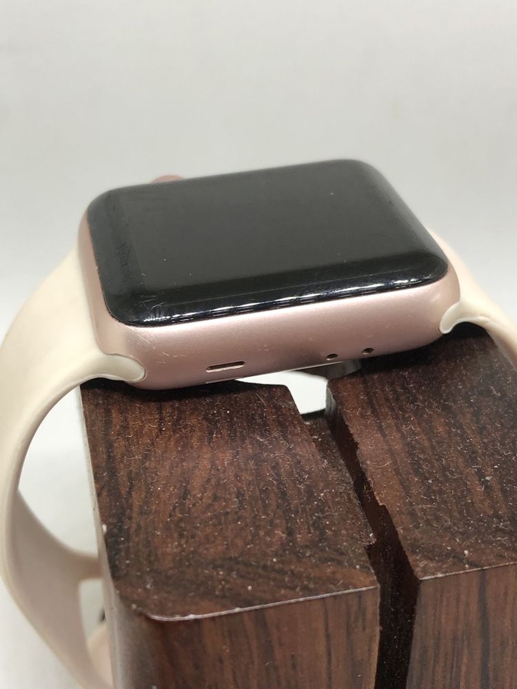 Оригінальні  Apple watch series 2 38 mm gold