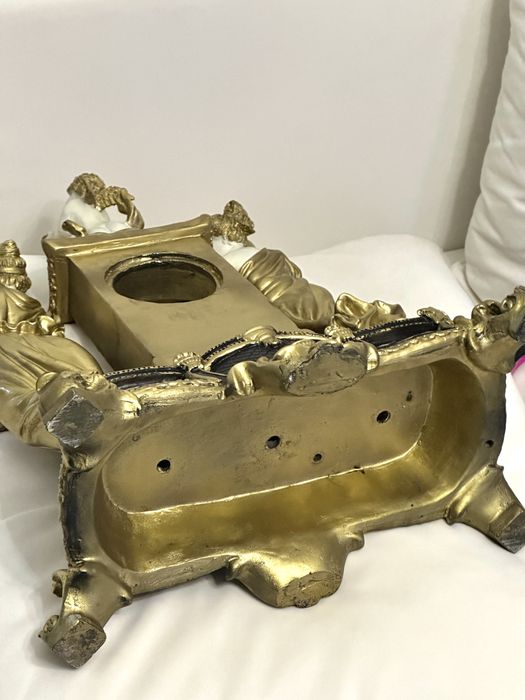 Італійська вінтажна статуетка під годинник