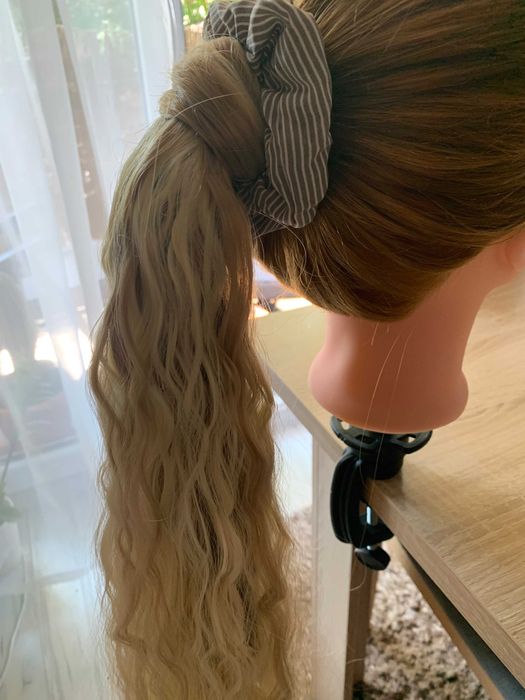 Samodzielnie doczepiany kucyk falisty mix ciemny jasny blond HITsezonu