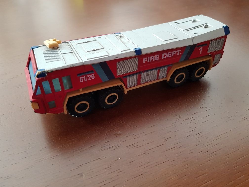 Camião / carro dos bombeiros brinquedo