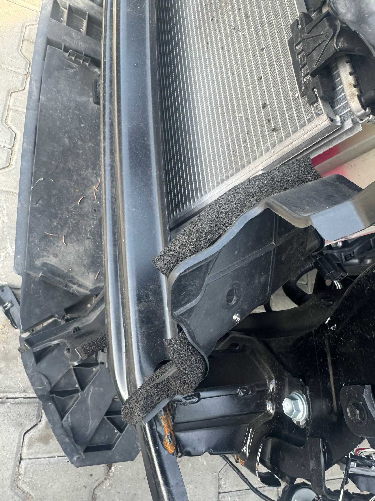 Pas przedni Toyota Aygo X 2022 rok bez chłodnic