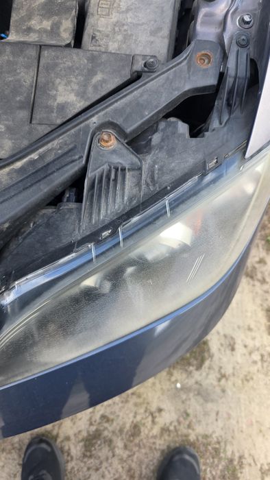 Lampy przód Mazda 3 2008r Lift