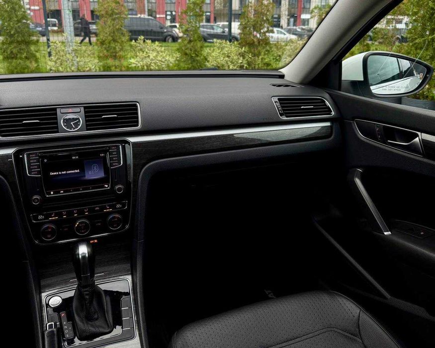 Volkswagen Passat SE