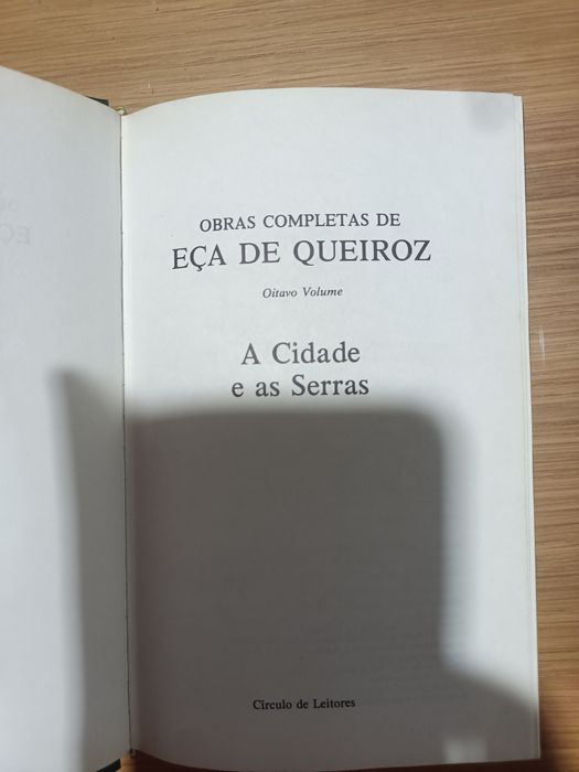 Vendo obras completas de Eça de Queirós