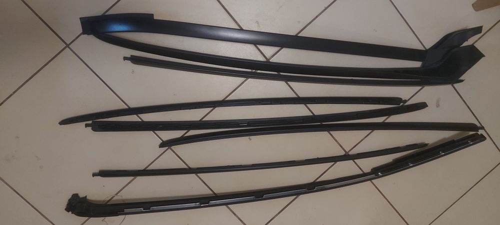 Молдинги лобового скла,ветрового стекла,накладка toyota,тойота lexus