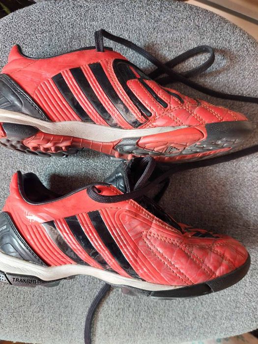 Бутси Adidas сороконіжки