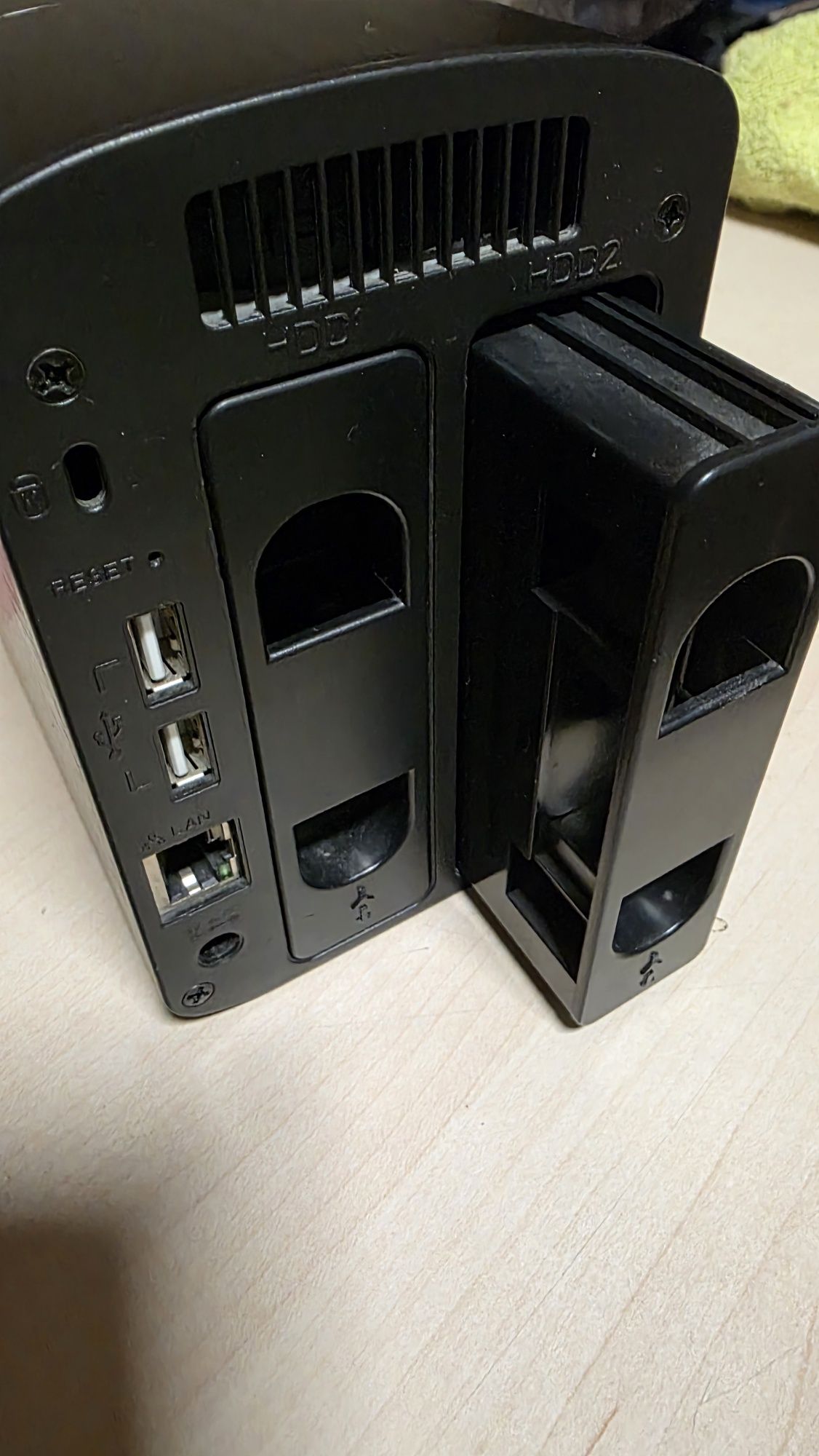 NAS Server Iomega StorCenter ix2 sem discos