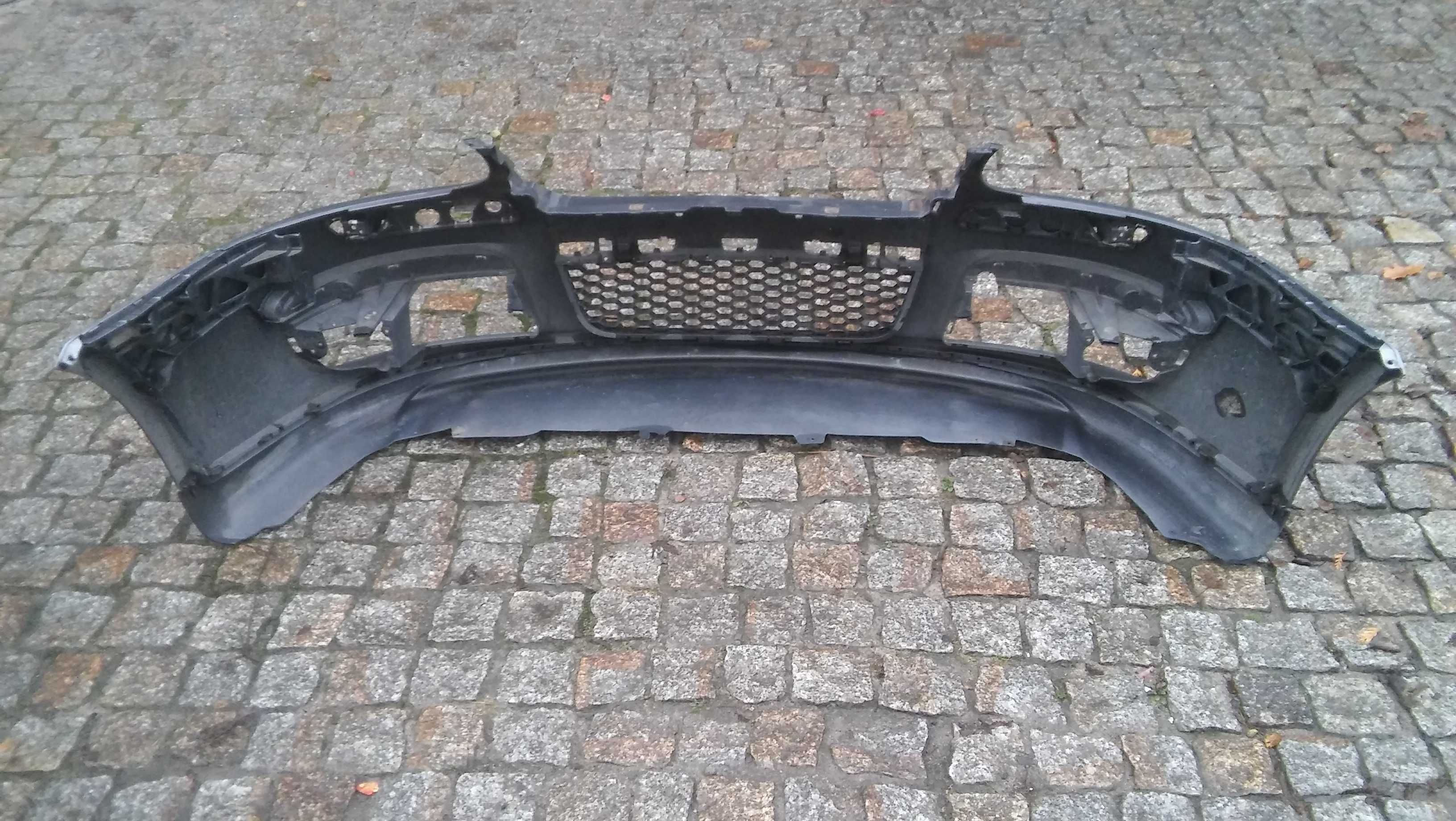VW Golf 5,V,1K0,od 03r,GTI,zderzak przód,hokej,kratka środe,SZARY=LA7T