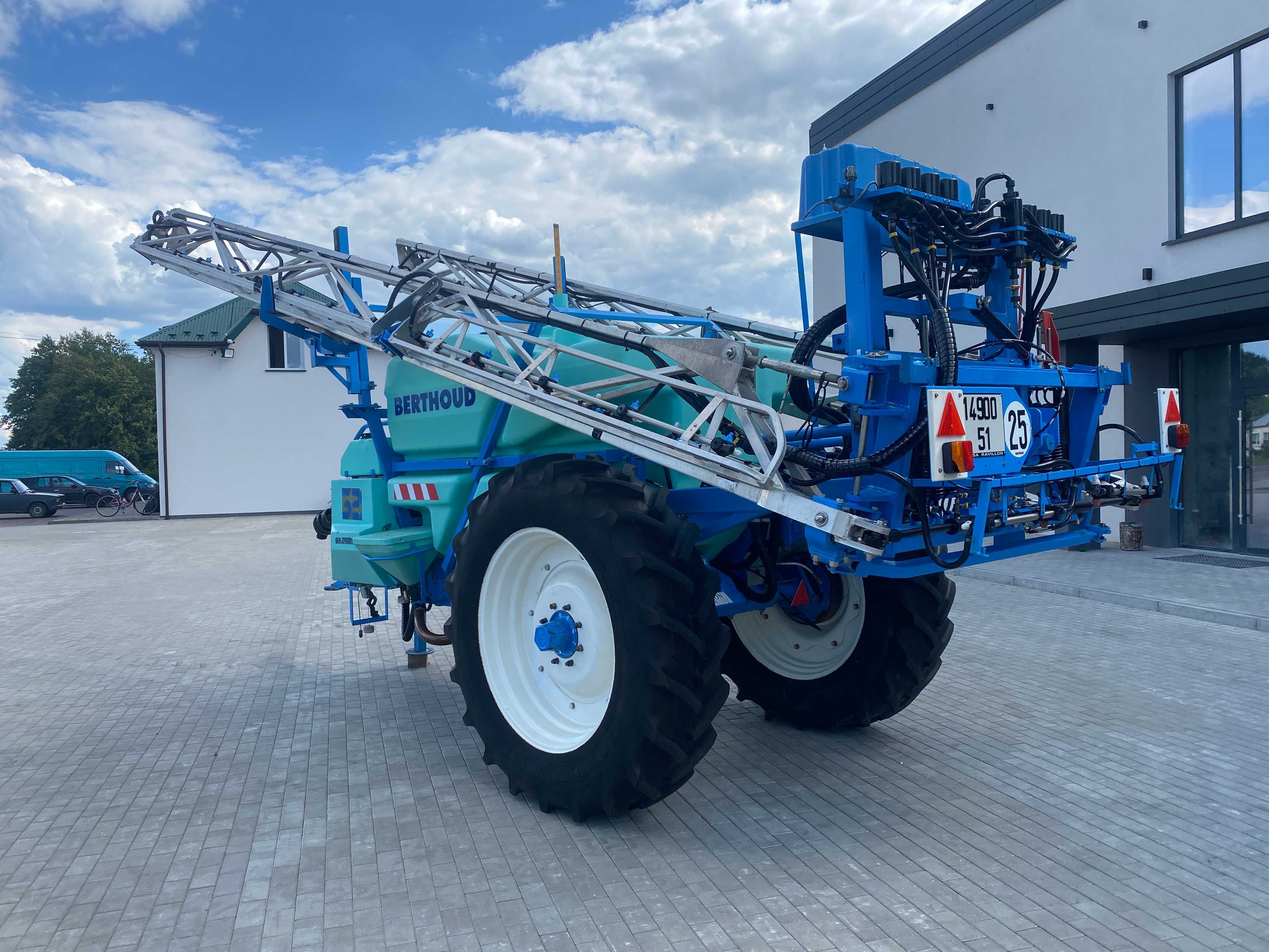 Оприскувач Berthoud Major 3200л