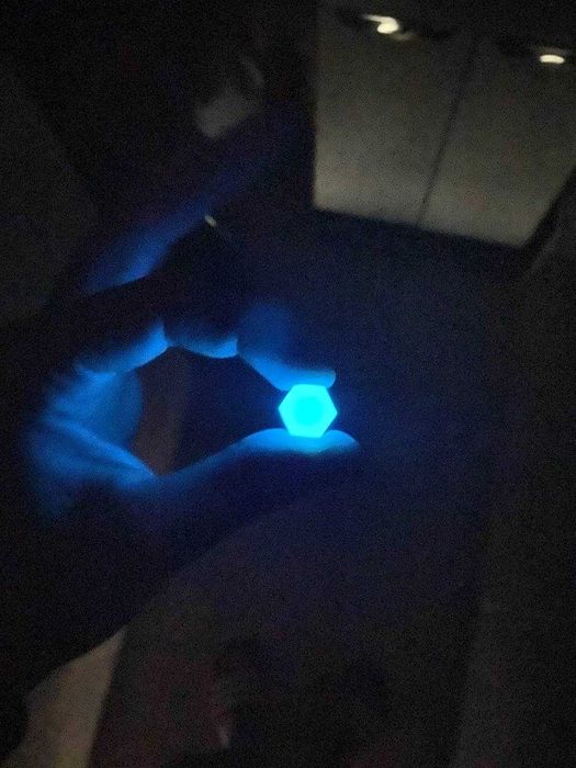 Кришки клапанів що світяться